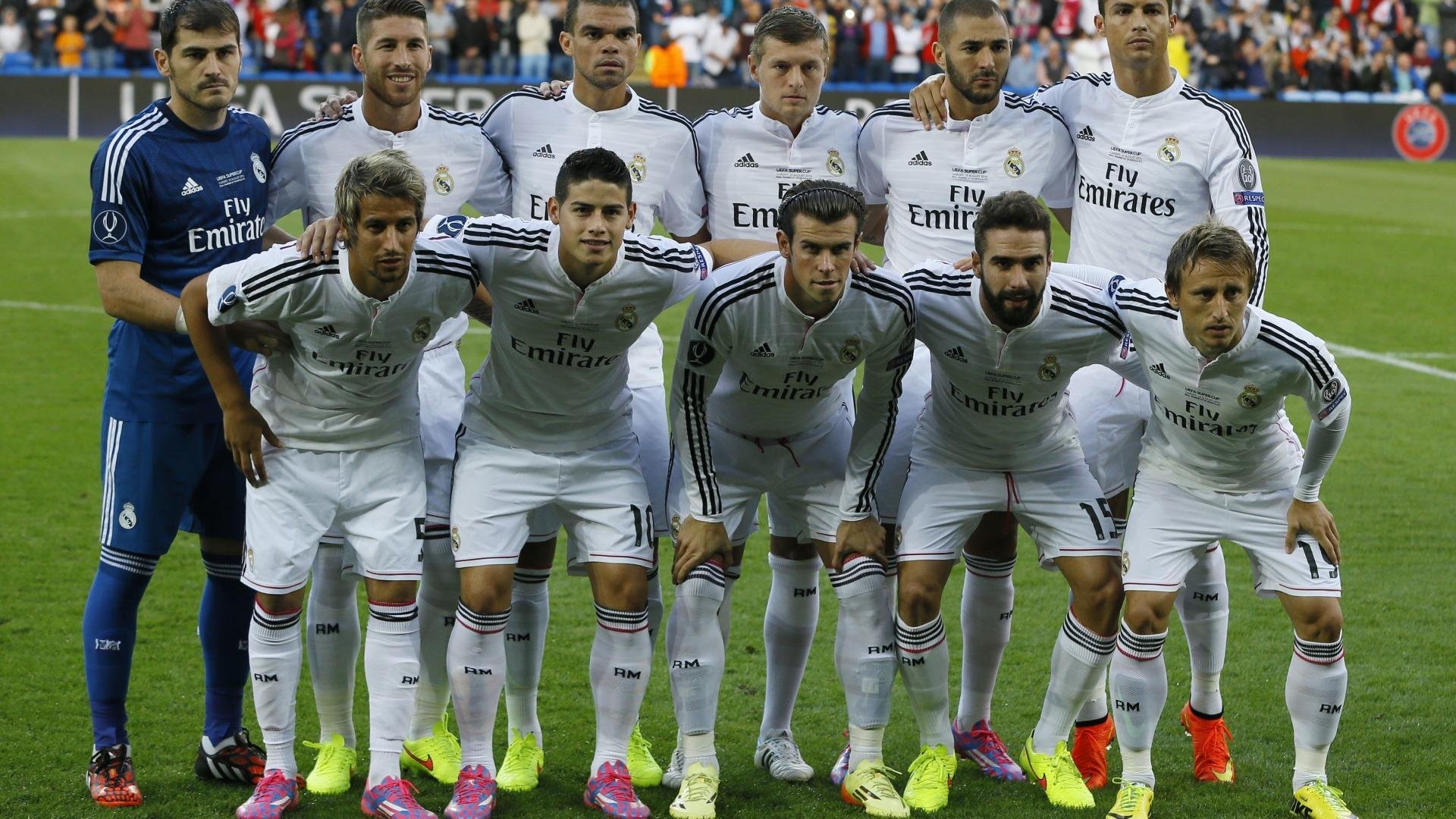 “青少年足球比赛引入AI裁判，提升公平公正”，青少年足球大赛